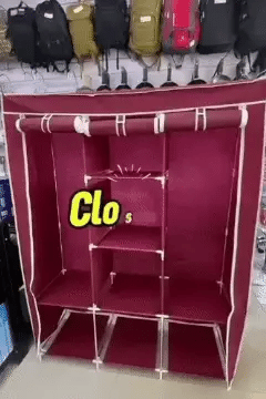 Interior del clóset armable CLOSETMAX: barra para colgar, repisas y base para cajas